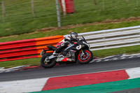 Evening Adv_Mid Group Black Bikes